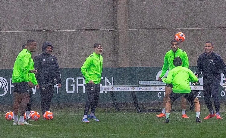 El Betis ultima la preparación para visitar al Barcelona sin Marc Roca, Isco ni Abde El Betis ultima la preparación para visitar al Barcelona sin Marc Roca, Isco ni Abde