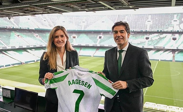 La ministra Sara Aagesen conoce de primera mano las iniciativas sostenibles del Real Betis La ministra Sara Aagesen conoce de primera mano las iniciativas sostenibles del Real Betis
