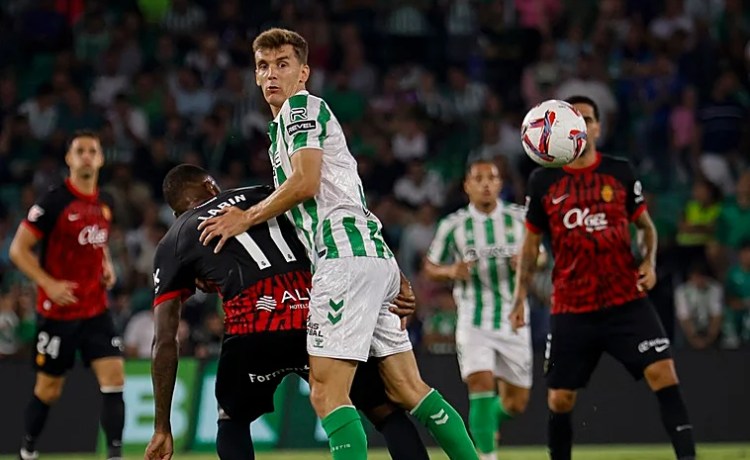 Diego Llorente será baja durante alrededor de cuatro meses Diego Llorente será baja durante alrededor de cuatro meses