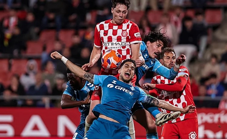 Bellerín jugó cinco meses después Bellerín jugó cinco meses después