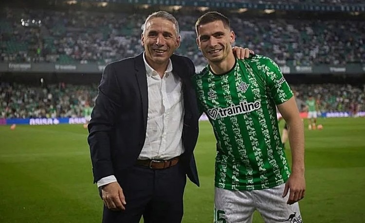 La curiosa foto de Luis Fernández con Perraud: «Separados al nacer» La curiosa foto de Luis Fernández con Perraud: «Separados al nacer»