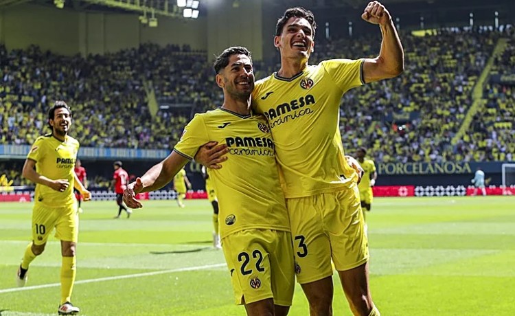 El Villarreal no falla ante Osasuna y mantiene las distancias con el Betis El Villarreal no falla ante Osasuna y mantiene las distancias con el Betis