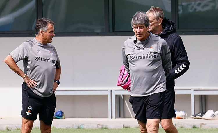 Pellegrini: «Sería un logro asegurar Europa con tantas jornadas de antelación mientras seguimos en Conference» Pellegrini: «Sería un logro asegurar Europa con tantas jornadas de antelación mientras seguimos en Conference»