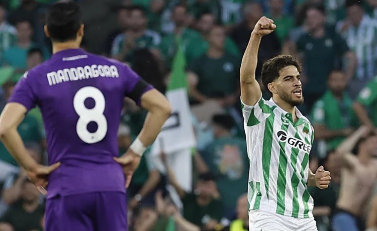 La Fiorentina anuncia que no hay billetes ante el Betis y prepara una caldera para luchar por la remontada La Fiorentina anuncia que no hay billetes ante el Betis y prepara una caldera para luchar por la remontada