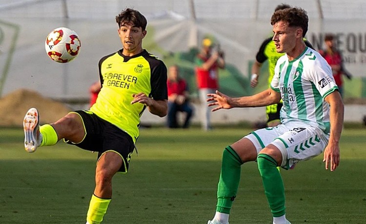 El Betis Deportivo sale goleado de Antequera (4-1) pero logra la salvación matemática El Betis Deportivo sale goleado de Antequera (4-1) pero logra la salvación matemática