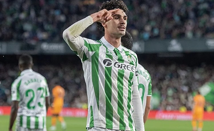 Johnny Cardoso y su futuro: «Mi mentalidad está en el Betis ahora» Johnny Cardoso y su futuro: «Mi mentalidad está en el Betis ahora»