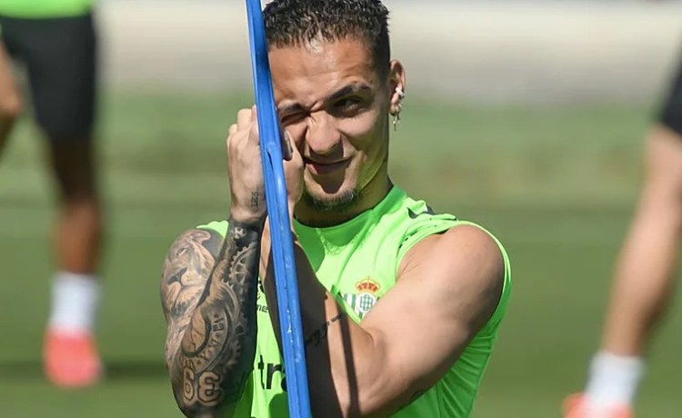 El bonus que el Betis tendrá que pagarle al United por Antony si gana la Conference El bonus que el Betis tendrá que pagarle al United por Antony si gana la Conference