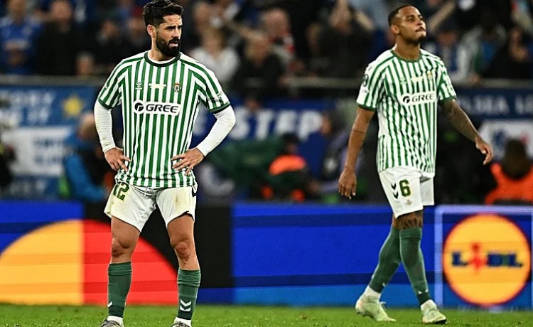 Isco: «Estamos dolidos, lo vamos a seguir intentando, le debemos una a la afición del Betis» Isco: «Estamos dolidos, lo vamos a seguir intentando, le debemos una a la afición del Betis»