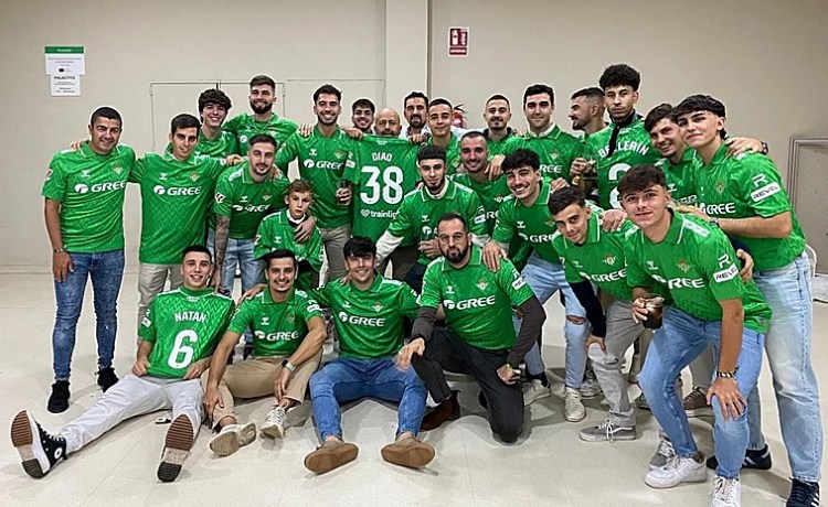 El Gévora se acuerda del Betis: «Ahora os toca a vosotros traer la Conference a Sevilla» El Gévora se acuerda del Betis: «Ahora os toca a vosotros traer la Conference a Sevilla»