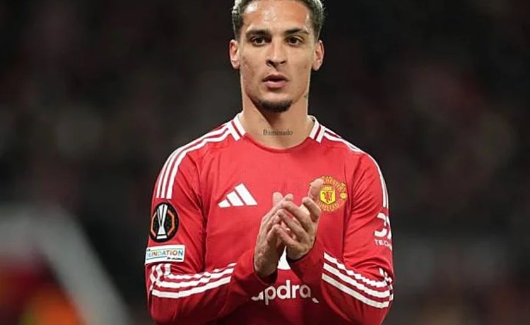 «Antony no tiene futuro en el Manchester United» «Antony no tiene futuro en el Manchester United»
