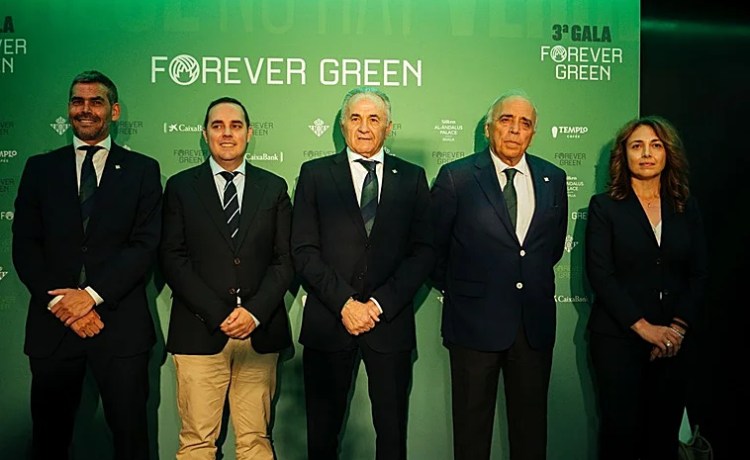 El Betis presenta seis proyectos internacionales en la III Gala Forever Green El Betis presenta seis proyectos internacionales en la III Gala Forever Green