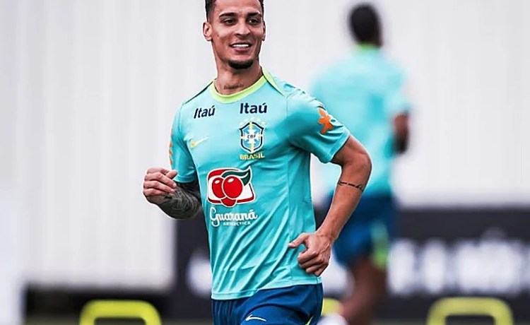 Antony, en su regreso con Brasil: «Estoy muy agradecido al Betis por abrirme las puertas» Antony, en su regreso con Brasil: «Estoy muy agradecido al Betis por abrirme las puertas»