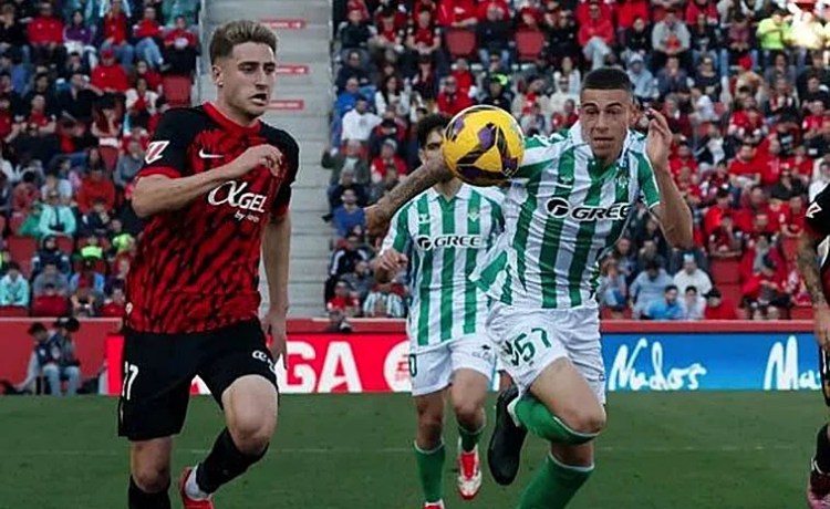 El Betis cede a Sergio Arribas al Huesca El Betis cede a Sergio Arribas al Huesca