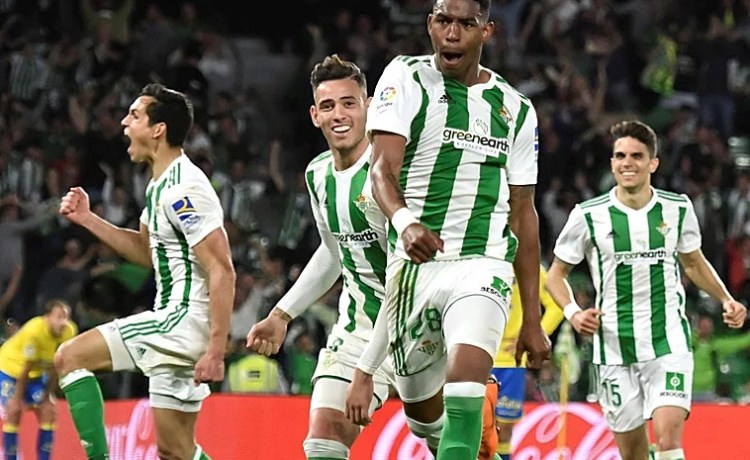 Junior, en su regreso al Betis: «El tiempo pasa, el sentimiento no cambia» Junior, en su regreso al Betis: «El tiempo pasa, el sentimiento no cambia»