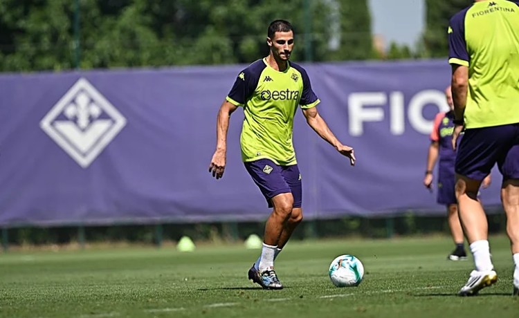 El entorno de Mandragora presiona a la Fiorentina nombrando al Betis El entorno de Mandragora presiona a la Fiorentina nombrando al Betis