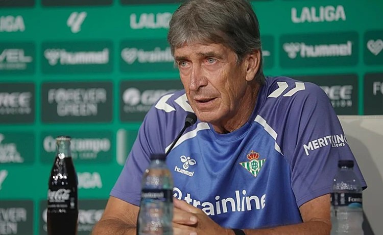 Pellegrini marca el objetivo del Betis: «El primero es ser campeón; si no, la Champions…» Pellegrini marca el objetivo del Betis: «El primero es ser campeón; si no, la Champions…»