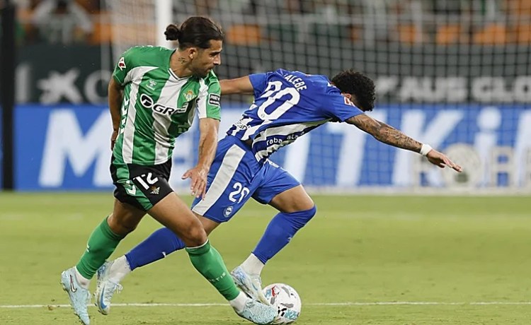 Ricardo Rodríguez quiere quedarse en el Betis: «Está muy contento en Sevilla» Ricardo Rodríguez quiere quedarse en el Betis: «Está muy contento en Sevilla»