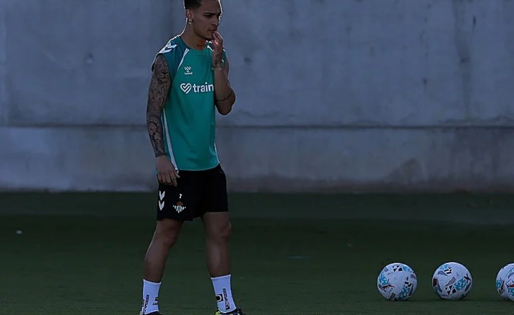 El Betis consigue encajar el coste de Antony tras una negociación de 100 días El Betis consigue encajar el coste de Antony tras una negociación de 100 días