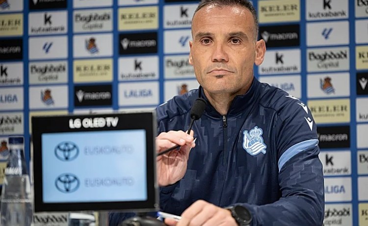 Sergio Francisco, entrenador de la Real: «Tenemos ‘feeling’ con la Cartuja, esa energía nos viene bien» Sergio Francisco, entrenador de la Real: «Tenemos ‘feeling’ con la Cartuja, esa energía nos viene bien»