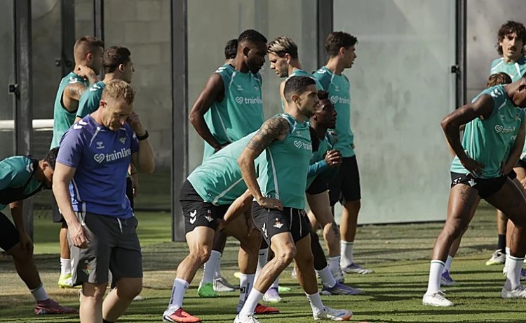 Bartra vuelve a una lista de convocados en la que no están Deossa y Aitor Ruibal Bartra vuelve a una lista de convocados en la que no están Deossa y Aitor Ruibal