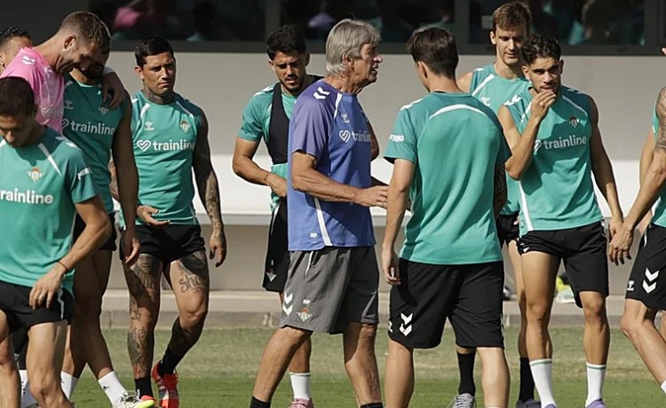 Pellegrini, sobre su renovación: «Prefiero no tocar el tema, tiene que venir desde de la directiva» Pellegrini, sobre su renovación: «Prefiero no tocar el tema, tiene que venir desde de la directiva»