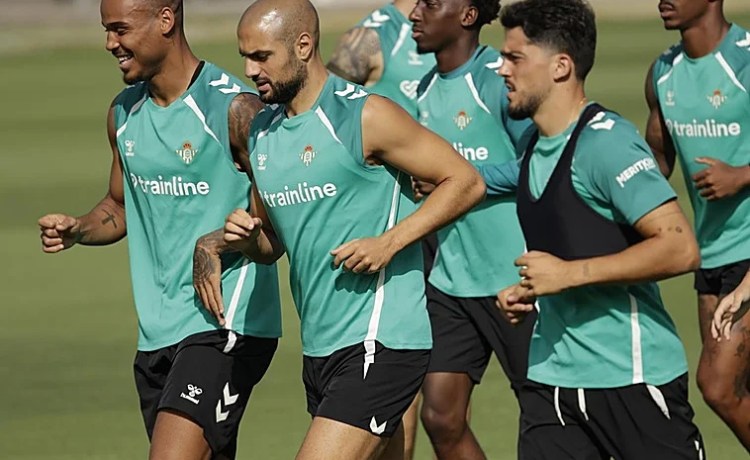 Llorente y Amrabat apuntan a la titularidad en las rotaciones de Pellegrini Llorente y Amrabat apuntan a la titularidad en las rotaciones de Pellegrini