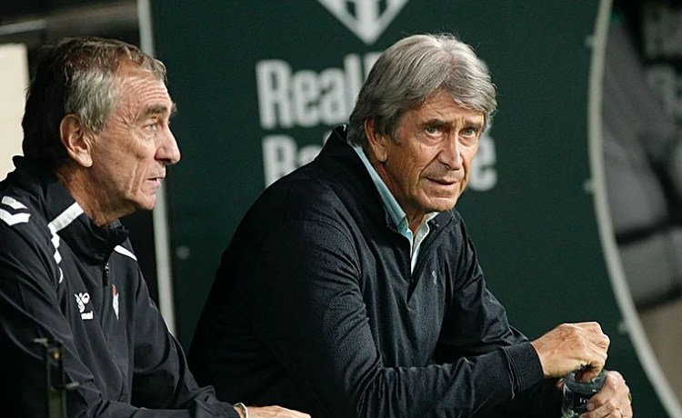 Pellegrini: «Voy a seguir trabajando por el Betis con la misma ilusión» Pellegrini: «Voy a seguir trabajando por el Betis con la misma ilusión»