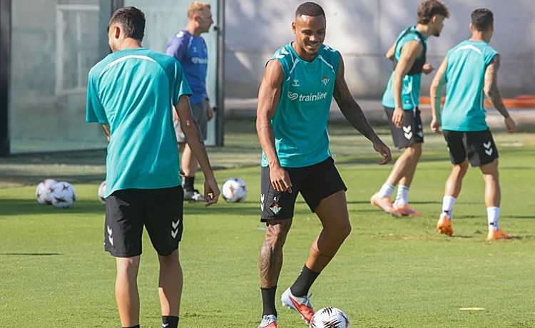 Natan no rehúye la lucha por la plaza Champions: «Estamos más preparados de cabeza» Natan no rehúye la lucha por la plaza Champions: «Estamos más preparados de cabeza»