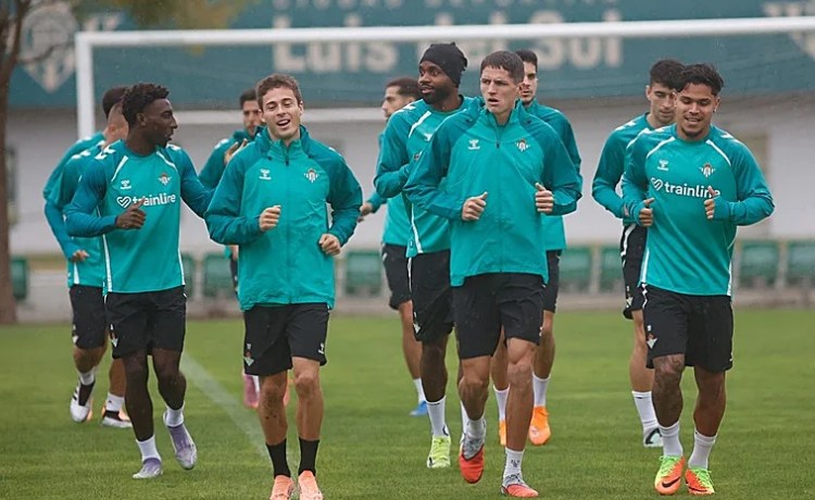 El Betis vuelve al trabajo con cinco ausencias El Betis vuelve al trabajo con cinco ausencias