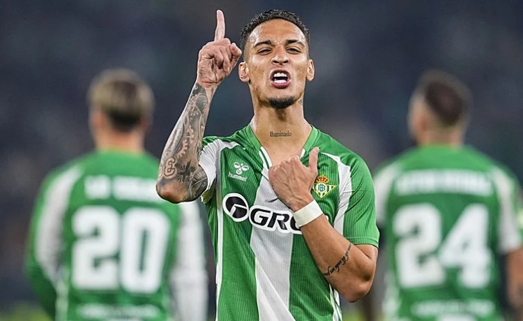 El golazo de Antony tras el pase largo de Marc Roca en el Betis – Olympique Lyon El golazo de Antony tras el pase largo de Marc Roca en el Betis – Olympique Lyon