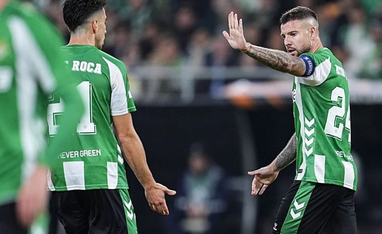 Aitor iguala a Joaquín como el jugador más europeo del Betis Aitor iguala a Joaquín como el jugador más europeo del Betis