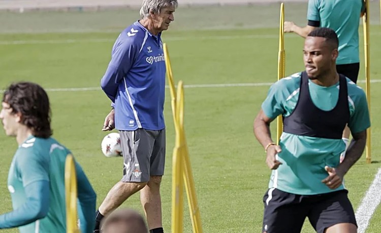 Pellegrini: «Sería engañoso creer que vamos a ganar porque el Valencia no pasa un buen momento» Pellegrini: «Sería engañoso creer que vamos a ganar porque el Valencia no pasa un buen momento»