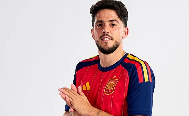 El Betis presume de internacional con Pablo Fornals El Betis presume de internacional con Pablo Fornals
