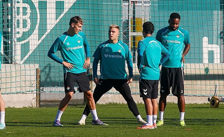 Bakambu y Pablo García, novedades en un entrenamiento con cuatro ausencias Bakambu y Pablo García, novedades en un entrenamiento con cuatro ausencias