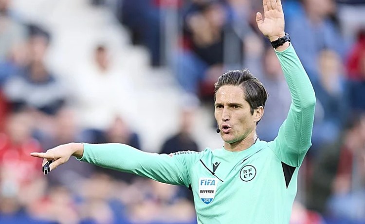 Munuera Montero apunta a dirigir el Sevilla – Betis del 30 de noviembre Munuera Montero apunta a dirigir el Sevilla – Betis del 30 de noviembre