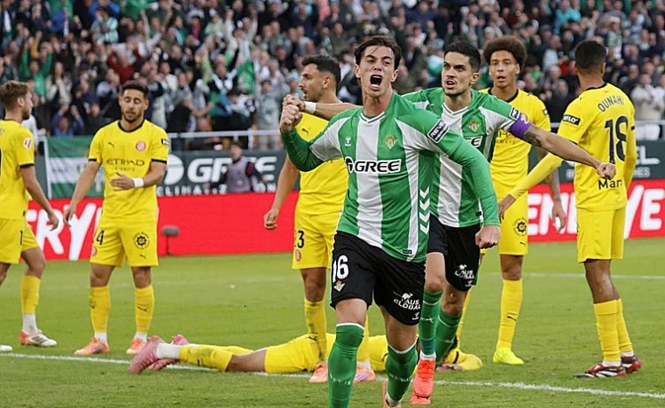 Betis – Girona, las notas de los futbolistas: otro toque de atención a Lo Celso y Riquelme Betis – Girona, las notas de los futbolistas: otro toque de atención a Lo Celso y Riquelme