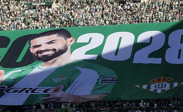 El mago Isco está de vuelta y renovado: luz para el Betis en un día frustrado por el tropiezo y la roja a Antony El mago Isco está de vuelta y renovado: luz para el Betis en un día frustrado por el tropiezo y la roja a Antony