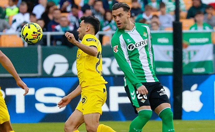 Lo Celso, descartado para el jueves ante el Utrecht y duda para el derbi Sevilla – Betis Lo Celso, descartado para el jueves ante el Utrecht y duda para el derbi Sevilla – Betis