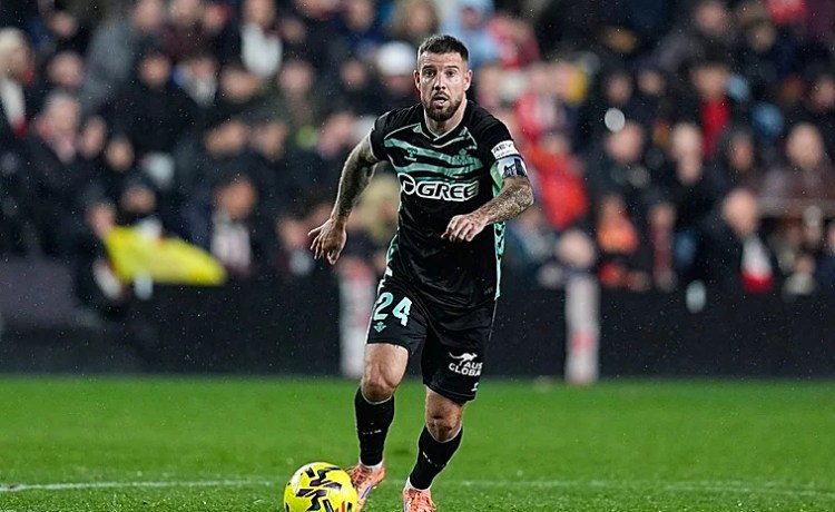 La denuncia de Aitor Ruibal en Vallecas: «Ale, homófobo… Me pasa en todos los partidos» La denuncia de Aitor Ruibal en Vallecas: «Ale, homófobo… Me pasa en todos los partidos»
