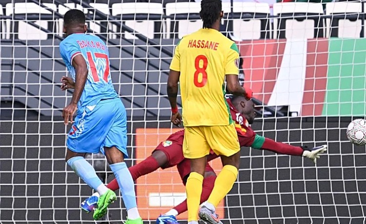 Bakambu, titular en la victoria de la República Democrática del Congo en la Copa África Bakambu, titular en la victoria de la República Democrática del Congo en la Copa África