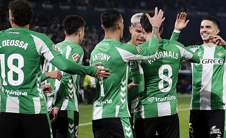El Betis celebra la Navidad con la segunda mejor puntuación de la ‘era Pellegrini’ El Betis celebra la Navidad con la segunda mejor puntuación de la ‘era Pellegrini’