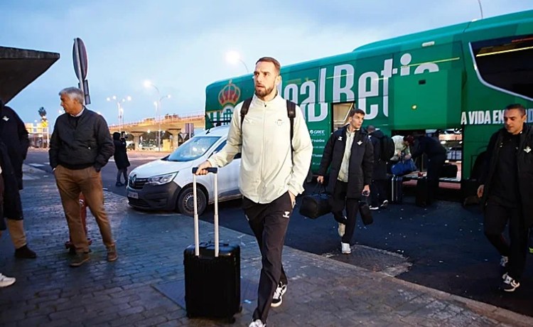 Pau López, que será titular en el PAOK – Betis, regresa al once tras no jugar desde octubre Pau López, que será titular en el PAOK – Betis, regresa al once tras no jugar desde octubre