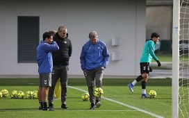 Pellegrini: «La temporada está yendo dentro de los parámetros, más aún con la cantidad de lesionados que tenemos» Pellegrini: «La temporada está yendo dentro de los parámetros, más aún con la cantidad de lesionados que tenemos»