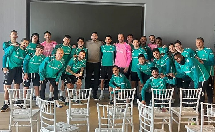LaLiga visita al Betis con una «satisfactoria» charla: «Hemos tocado temas sensibles» LaLiga visita al Betis con una «satisfactoria» charla: «Hemos tocado temas sensibles»
