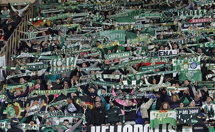 Antiviolencia propone una multa a un aficionado bético y declara de alto riesgo el Betis – Sevilla Antiviolencia propone una multa a un aficionado bético y declara de alto riesgo el Betis – Sevilla