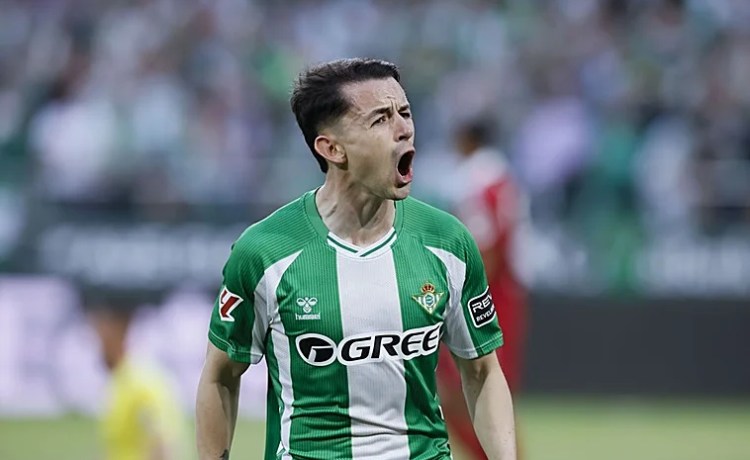 Fidalgo asume el golpe del derbi: «Sé lo que dolió y más por cómo se nos escapó» Fidalgo asume el golpe del derbi: «Sé lo que dolió y más por cómo se nos escapó»