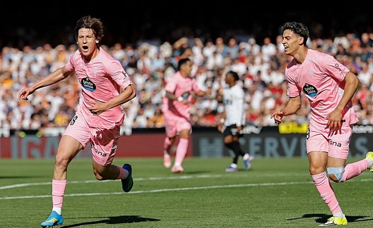 El Celta se sitúa a un punto del Betis y Real Sociedad y Getafe se meten en la lucha por la quinta plaza El Celta se sitúa a un punto del Betis y Real Sociedad y Getafe se meten en la lucha por la quinta plaza