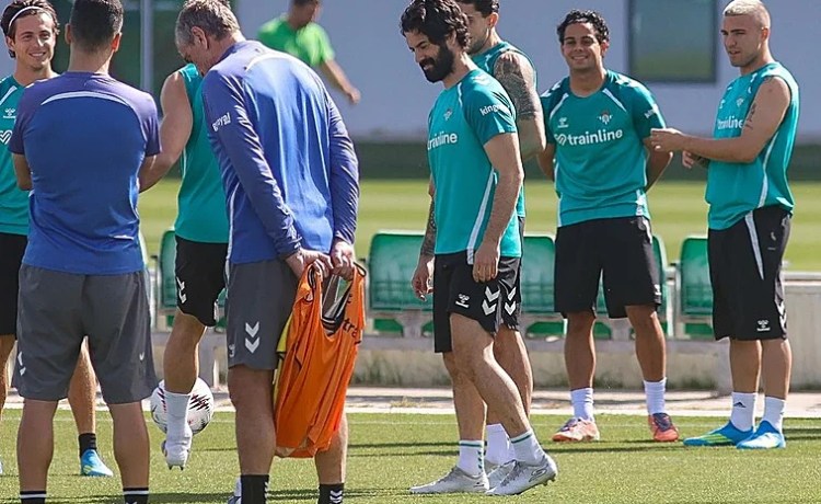 Isco inicia con el grupo el entrenamiento de este lunes Isco inicia con el grupo el entrenamiento de este lunes