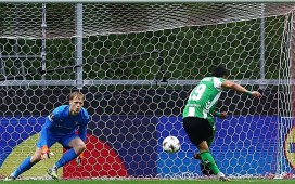 Cucho encuentra el gol en Europa Cucho encuentra el gol en Europa