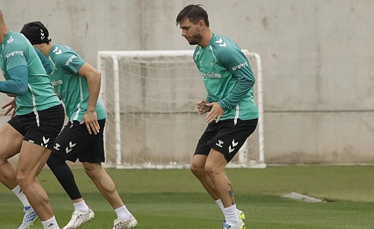 Lo Celso y Bakambu, novedades en una lista de 24 convocados para el Osasuna – Betis Lo Celso y Bakambu, novedades en una lista de 24 convocados para el Osasuna – Betis